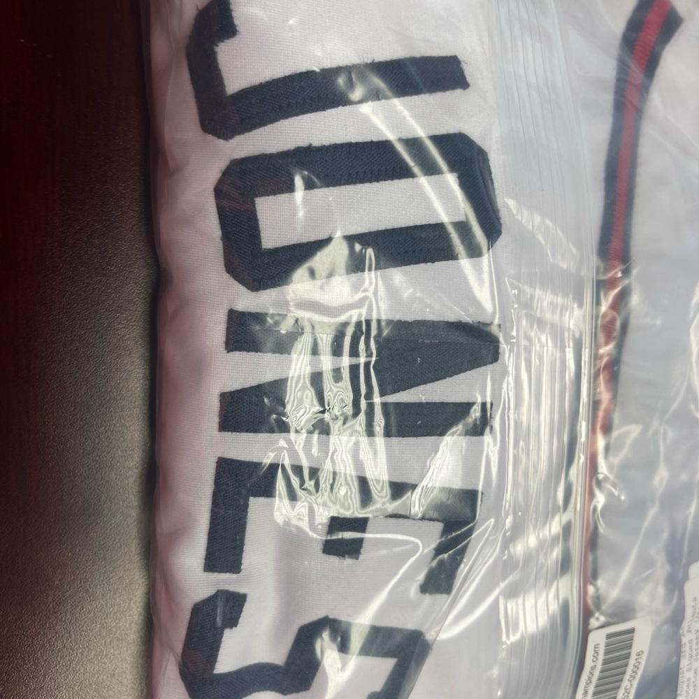 Andruw Jones autographed jersey
